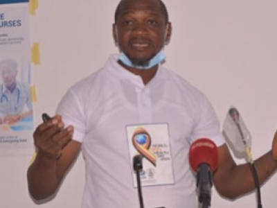 Dr Traoré, Dermatologue spécialiste des peaux noires à Conakry, en Guinée